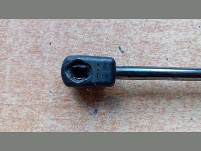 bontott HYUNDAI TUCSON Gázrugós Kitámasztó Teleszkóp Csomagtérajtó Jobb