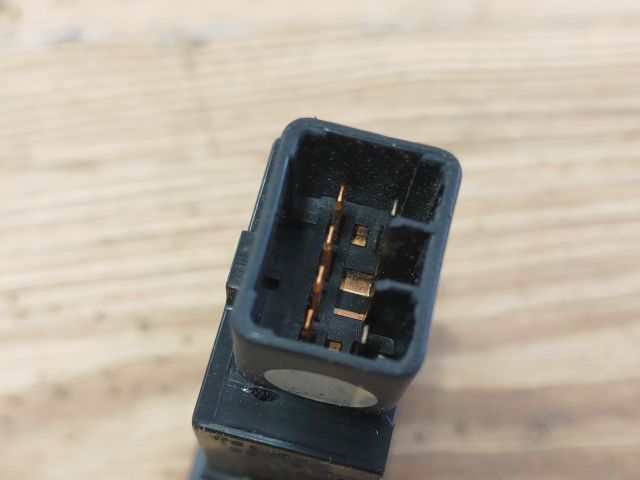 bontott HYUNDAI TUCSON Hátsó Ködzárófény Kapcsoló