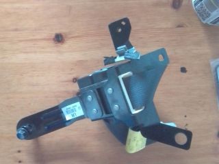 bontott HYUNDAI TUCSON Hátsó középső Biztonsági Öv