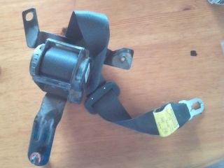 bontott HYUNDAI TUCSON Hátsó középső Biztonsági Öv