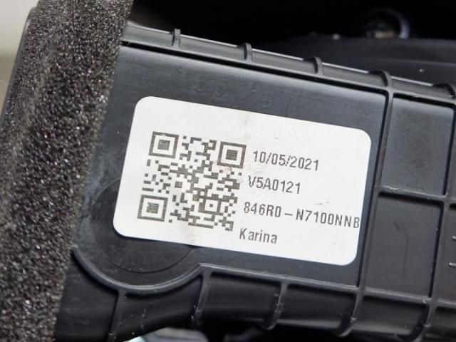 bontott HYUNDAI TUCSON Hátsó középső Szellőző