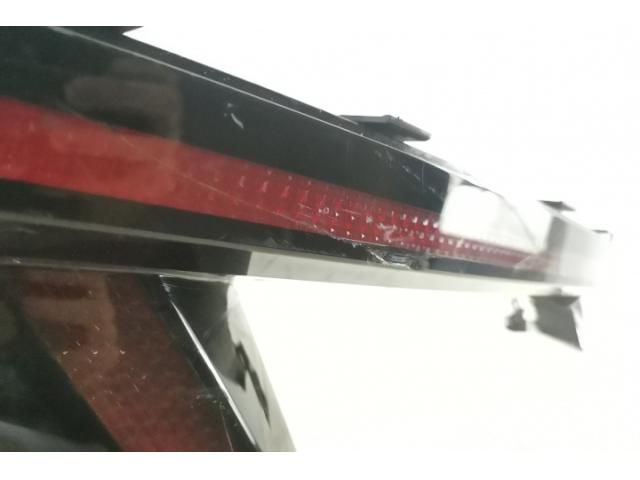 bontott HYUNDAI TUCSON Hátsó Lámpa Középső