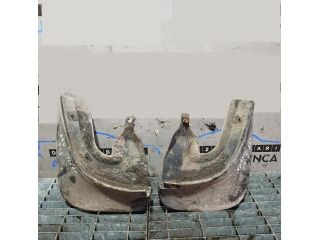 bontott HYUNDAI TUCSON Hátsó Sárvédő Gumi Pár