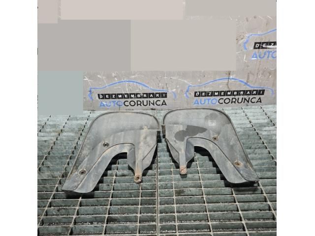 bontott HYUNDAI TUCSON Hátsó Sárvédő Gumi Pár