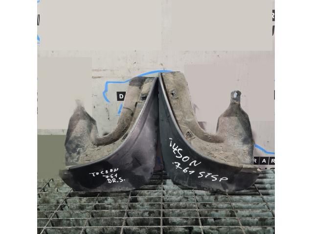 bontott HYUNDAI TUCSON Hátsó Sárvédő Gumi Pár