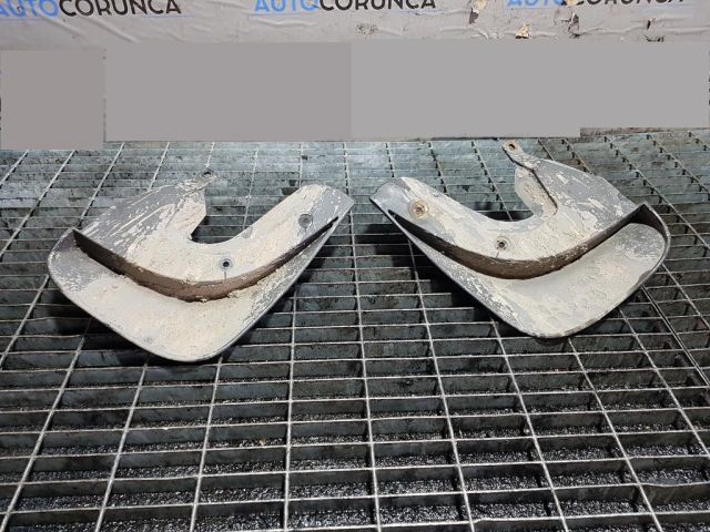 bontott HYUNDAI TUCSON Hátsó Sárvédő Gumi Pár