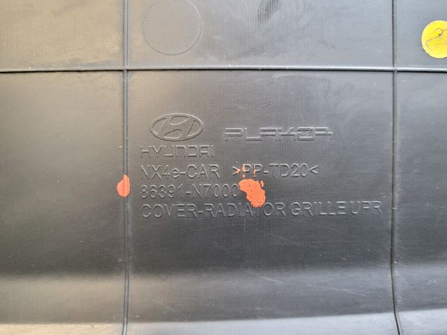 bontott HYUNDAI TUCSON Homlokfal Burkolat