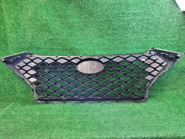 bontott HYUNDAI TUCSON Hűtőrács