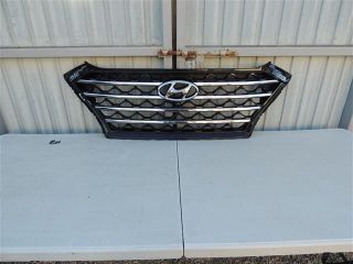 bontott HYUNDAI TUCSON Hűtőrács