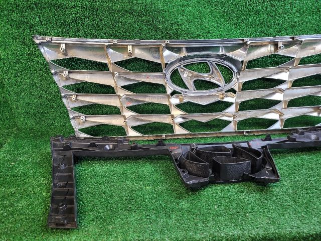 bontott HYUNDAI TUCSON Hűtőrács