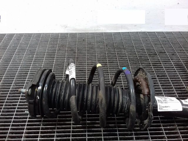 bontott HYUNDAI TUCSON II Első Rugó