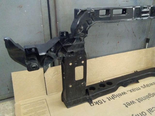 bontott HYUNDAI TUCSON II Homlokfal (Üres lemez)