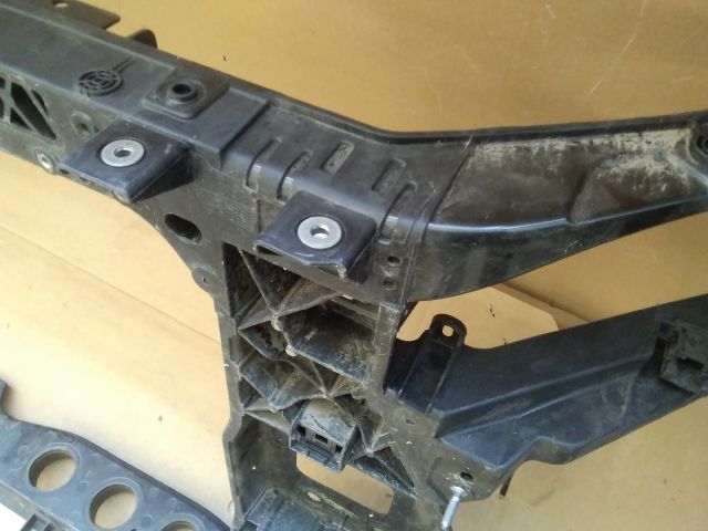 bontott HYUNDAI TUCSON II Homlokfal (Üres lemez)