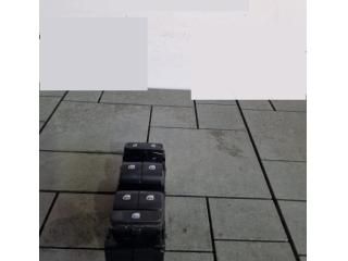 bontott HYUNDAI TUCSON II Ablakemelő Kapcsoló Négyes / Kettes