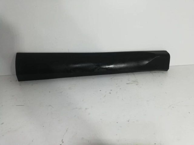 bontott HYUNDAI TUCSON II Bal első Ajtó Díszléc