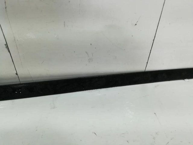 bontott HYUNDAI TUCSON II Bal első Ajtó Díszléc