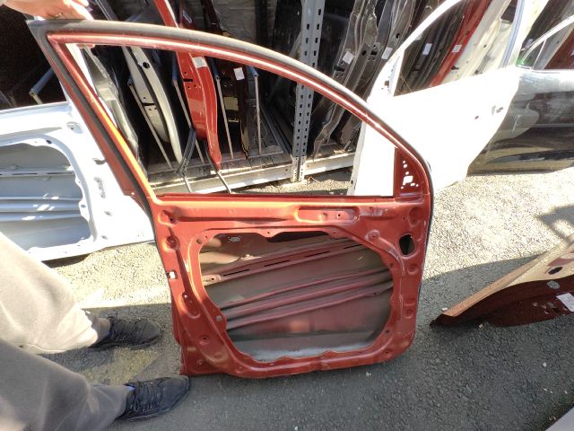 bontott HYUNDAI TUCSON II Bal első Ajtó (Üres lemez)