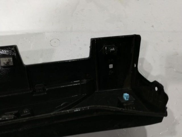 bontott HYUNDAI TUCSON II Bal első Küszöb Díszléc