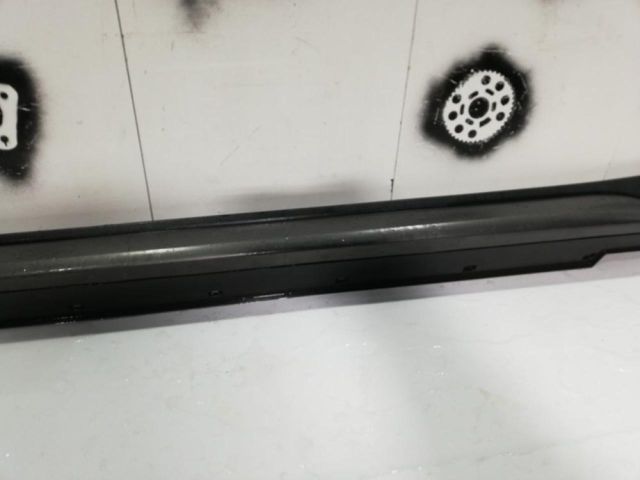 bontott HYUNDAI TUCSON II Bal első Küszöb Díszléc