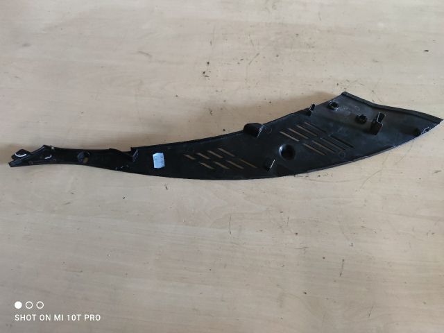 bontott HYUNDAI TUCSON II Bal Fényszóró Bajusz Díszléc