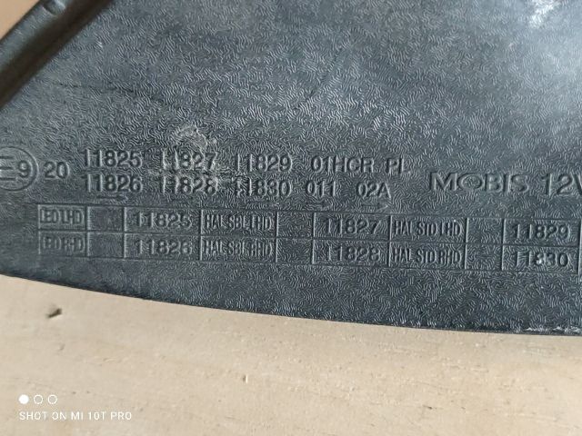 bontott HYUNDAI TUCSON II Bal Fényszóró Bajusz Díszléc