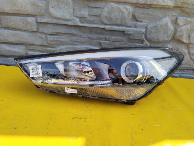 bontott HYUNDAI TUCSON II Bal Fényszóró