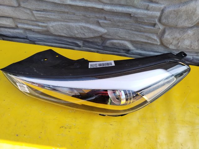 bontott HYUNDAI TUCSON II Bal Fényszóró