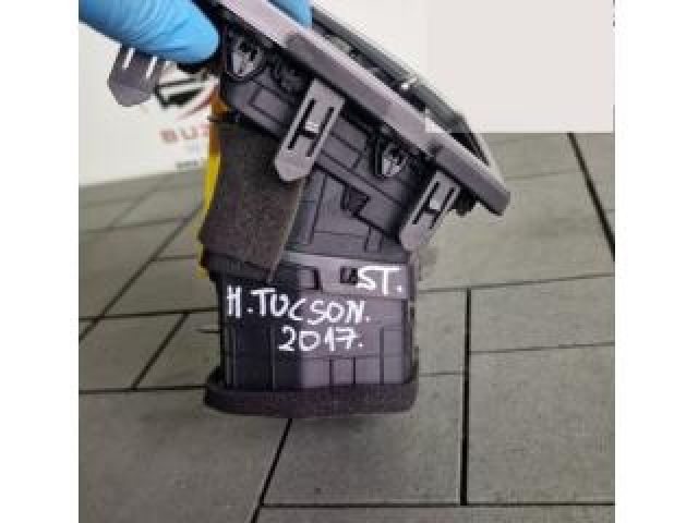 bontott HYUNDAI TUCSON II Bal Szellőző