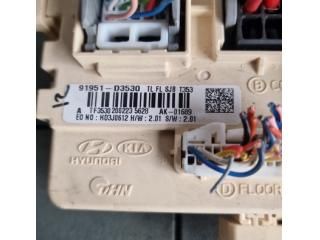 bontott HYUNDAI TUCSON II Biztosítéktábla Utastér