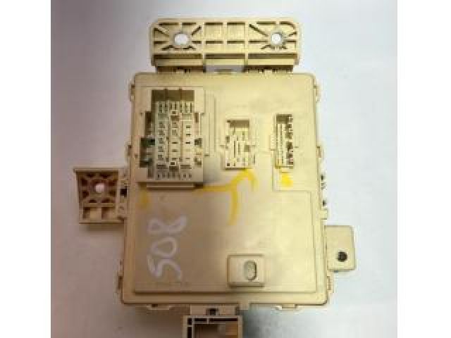 bontott HYUNDAI TUCSON II Biztosítéktábla Utastér