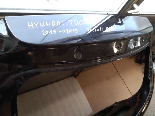 bontott HYUNDAI TUCSON II Csomagtérajtó (Üres lemez)