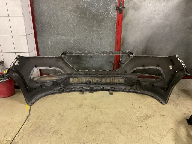 bontott HYUNDAI TUCSON II Első Lökhárító (Részeivel)