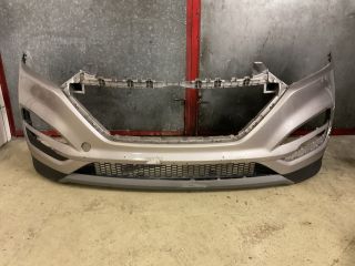 bontott HYUNDAI TUCSON II Első Lökhárító (Részeivel)