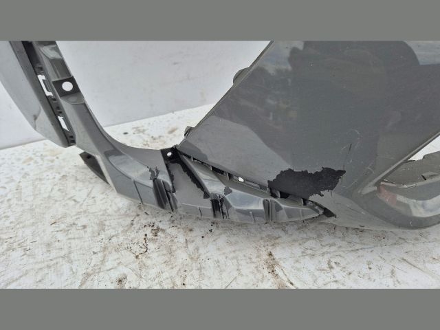 bontott HYUNDAI TUCSON II Első Lökhárító (Üresen)