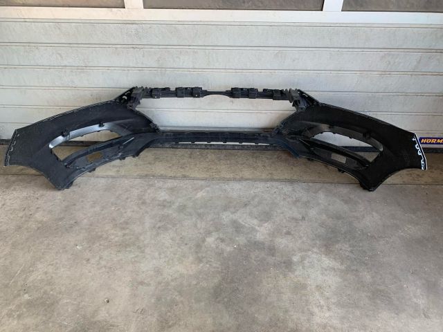 bontott HYUNDAI TUCSON II Első Lökhárító (Üresen)