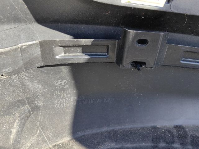 bontott HYUNDAI TUCSON II Első Lökhárító (Üresen)