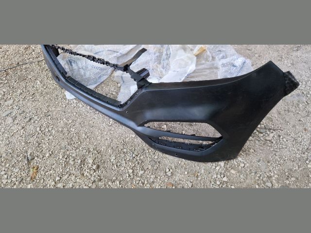 bontott HYUNDAI TUCSON II Első Lökhárító (Üresen)