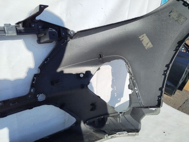 bontott HYUNDAI TUCSON II Első Lökhárító (Üresen)