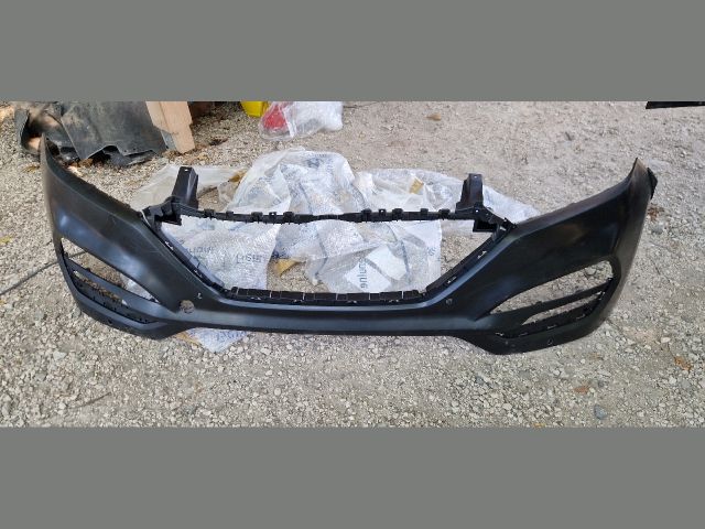 bontott HYUNDAI TUCSON II Első Lökhárító (Üresen)