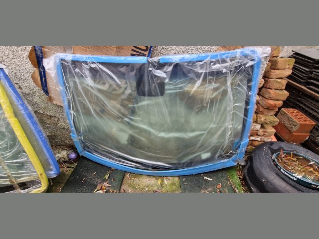 bontott HYUNDAI TUCSON II Első Szélvédő