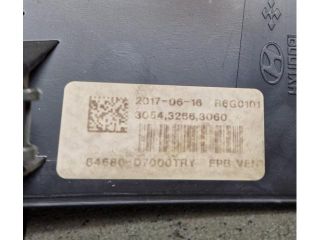 bontott HYUNDAI TUCSON II Hátsó középső Szellőző