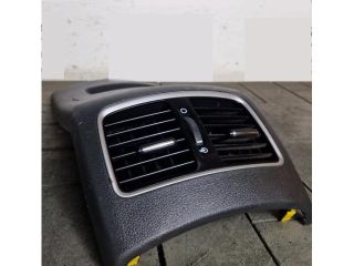 bontott HYUNDAI TUCSON II Hátsó középső Szellőző