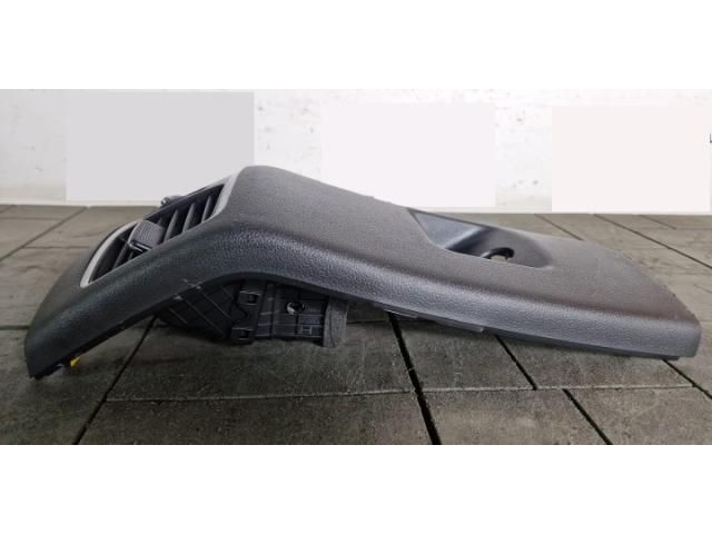 bontott HYUNDAI TUCSON II Hátsó középső Szellőző