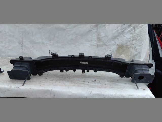 bontott HYUNDAI TUCSON II Hátsó Lökhárító Merevítő (Fém)