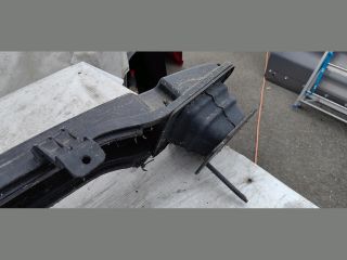 bontott HYUNDAI TUCSON II Hátsó Lökhárító Merevítő (Fém)