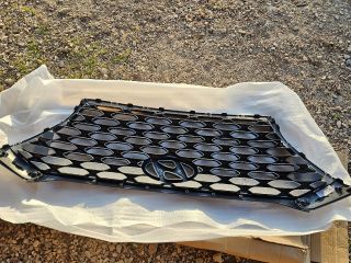 bontott HYUNDAI TUCSON II Hűtőrács