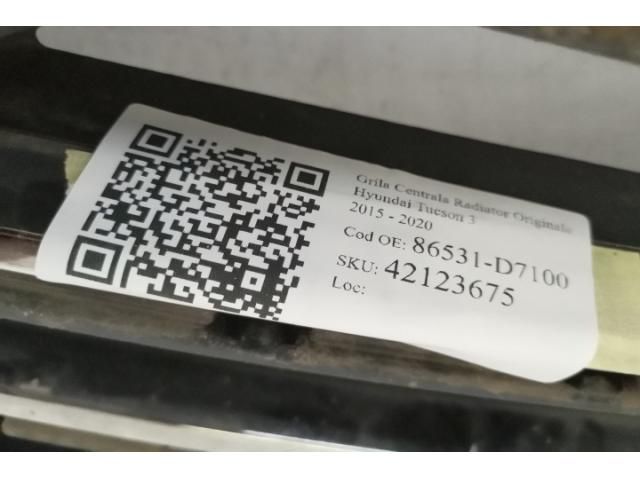 bontott HYUNDAI TUCSON II Hűtőrács