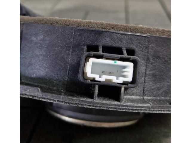 bontott HYUNDAI TUCSON II Jobb első Hangszóró