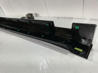 bontott HYUNDAI TUCSON II Jobb első Küszöb Díszléc