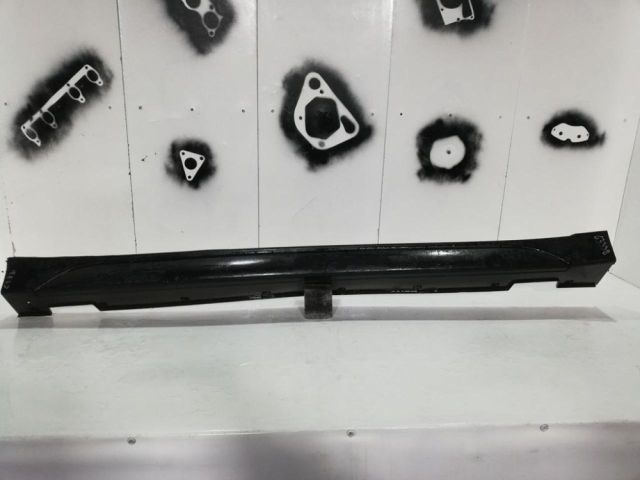 bontott HYUNDAI TUCSON II Jobb első Küszöb Díszléc